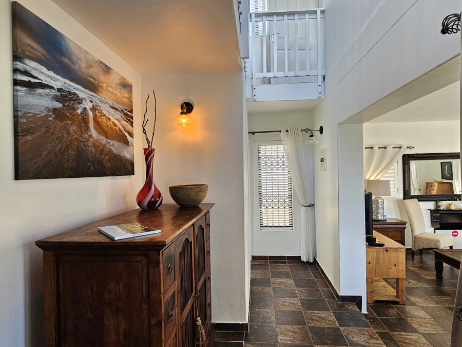 5 Bedroom Property for Sale in Wavecrest Eastern Cape
